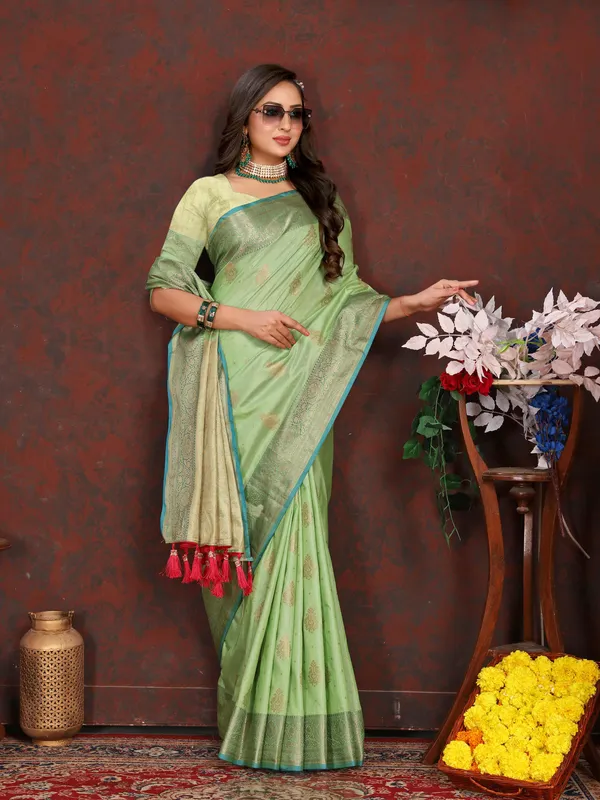 Pista_Soft_Organza_Silk_With_Meenakari_Weaving_Design_Pallu_Saree