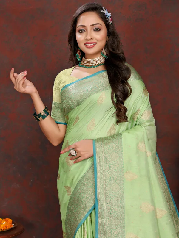 Pista_Soft_Organza_Silk_With_Meenakari_Weaving_Design_Pallu_Saree