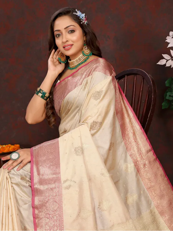 Cream_Soft_Organza_Silk_With_Meenakari_Weaving_Design_Pallu_Saree