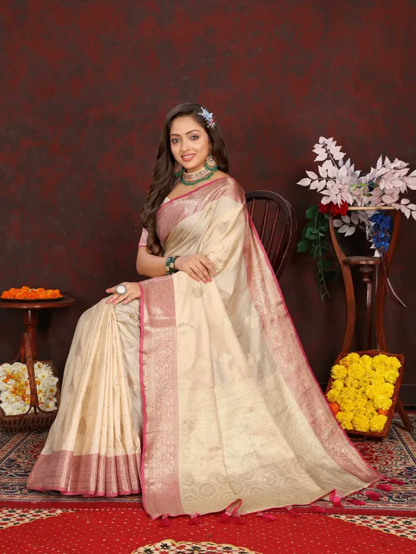 Cream_Soft_Organza_Silk_With_Meenakari_Weaving_Design_Pallu_Saree