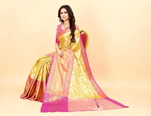 Yellow_Amazing_Ethnic_Wear_Silk_Blended_Kanjivaram_Traditional_Saree