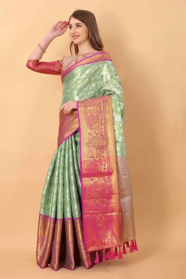 Pista_Amazing_Ethnic_Wear_Silk_Blended_Kanjivaram_Traditional_Saree