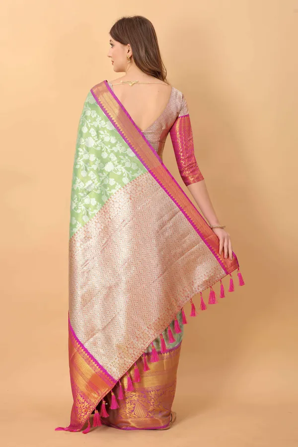 Pista_Amazing_Ethnic_Wear_Silk_Blended_Kanjivaram_Traditional_Saree