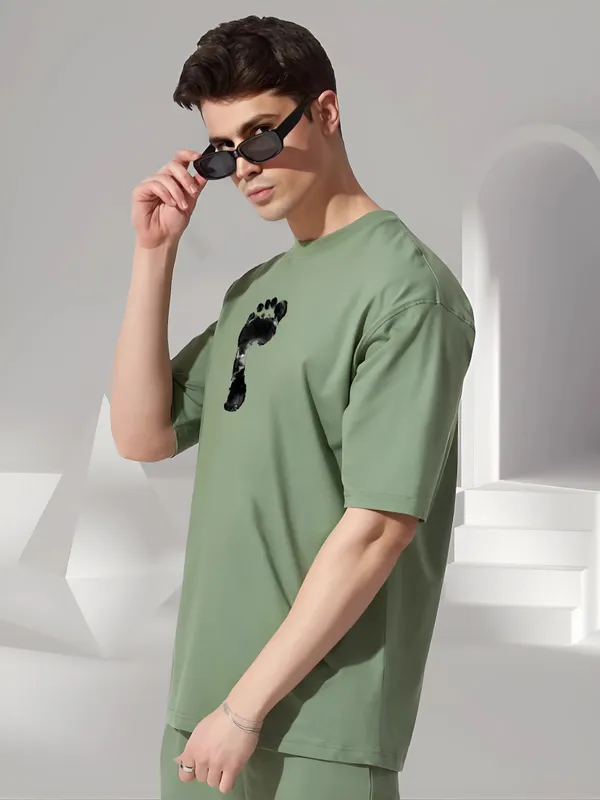 Men_Oversized_Drop_Shoulder_Foot_Chest_Printed_Half_Sleeve_T_shirt