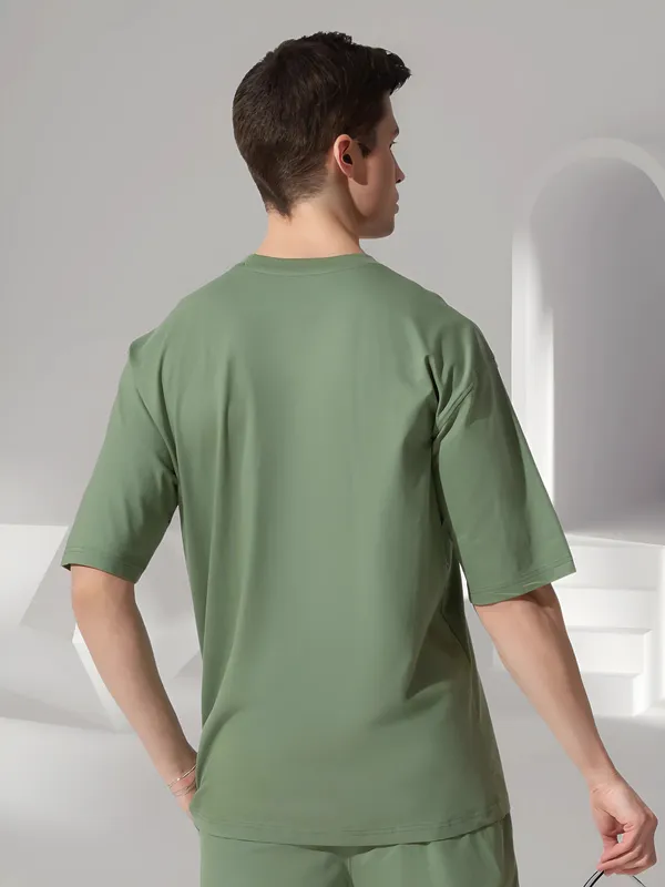 Men_Oversized_Drop_Shoulder_Foot_Chest_Printed_Half_Sleeve_T_shirt