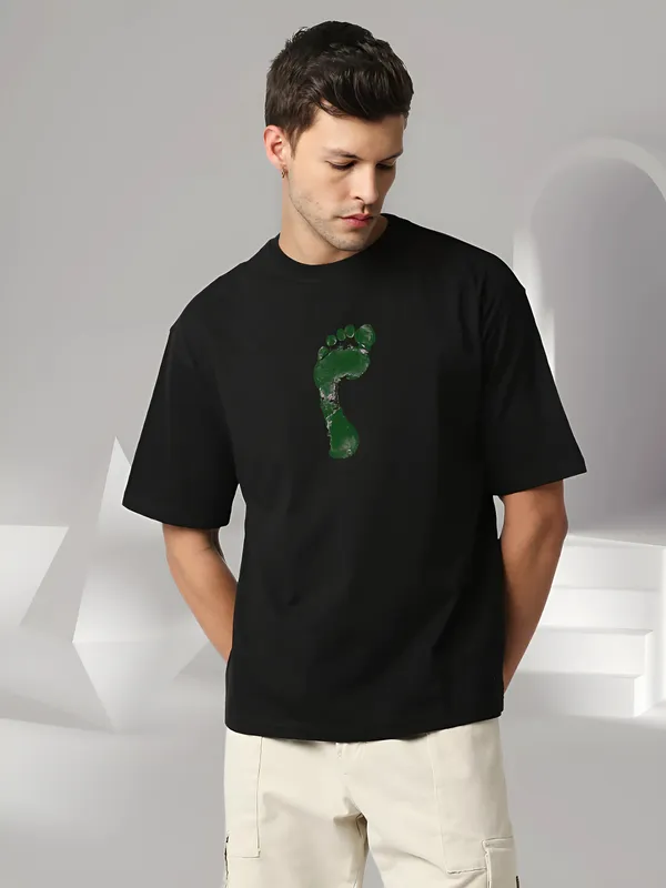 Men_Oversized_Drop_Shoulder_Foot_Chest_Printed_Half_Sleeve_T_shirt
