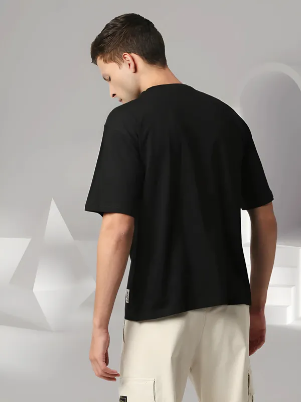 Men_Oversized_Drop_Shoulder_Foot_Chest_Printed_Half_Sleeve_T_shirt