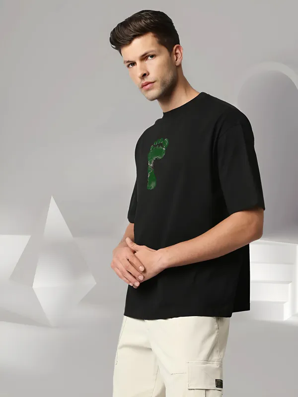 Men_Oversized_Drop_Shoulder_Foot_Chest_Printed_Half_Sleeve_T_shirt
