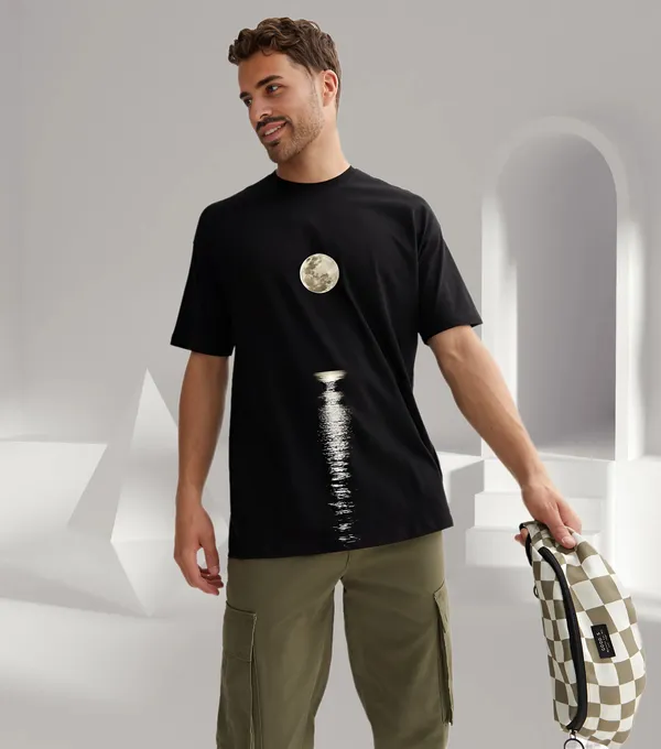 Men_Oversized_fit_premium_look_Classy_Moon_printed_Tshirt