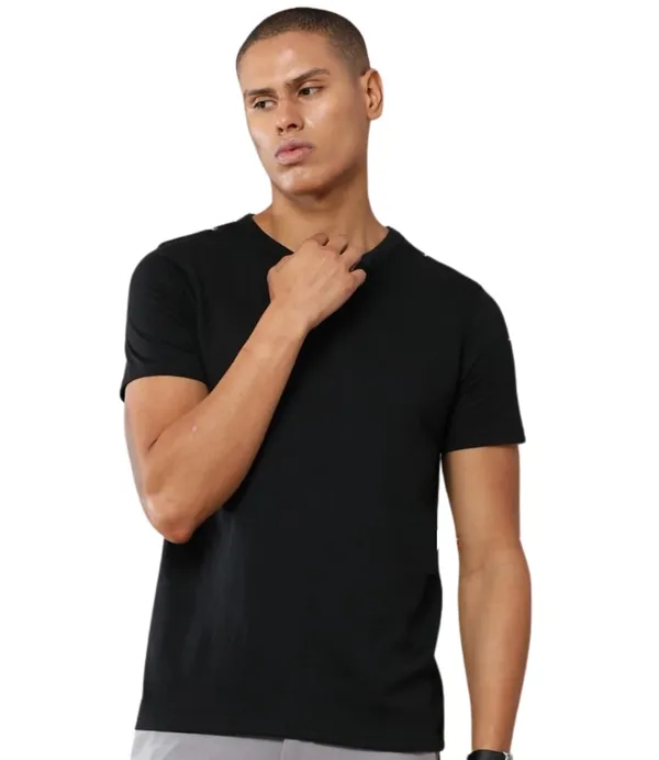 Classic_Black_Regular_Fit_Round_Neck_Solid_T_Shirt_For_Men