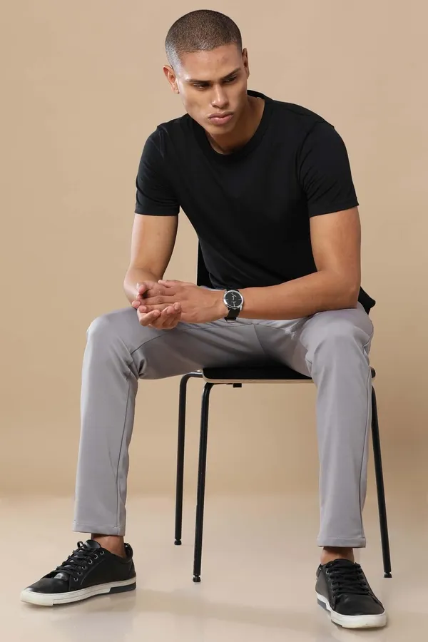 Classic_Black_Regular_Fit_Round_Neck_Solid_T_Shirt_For_Men