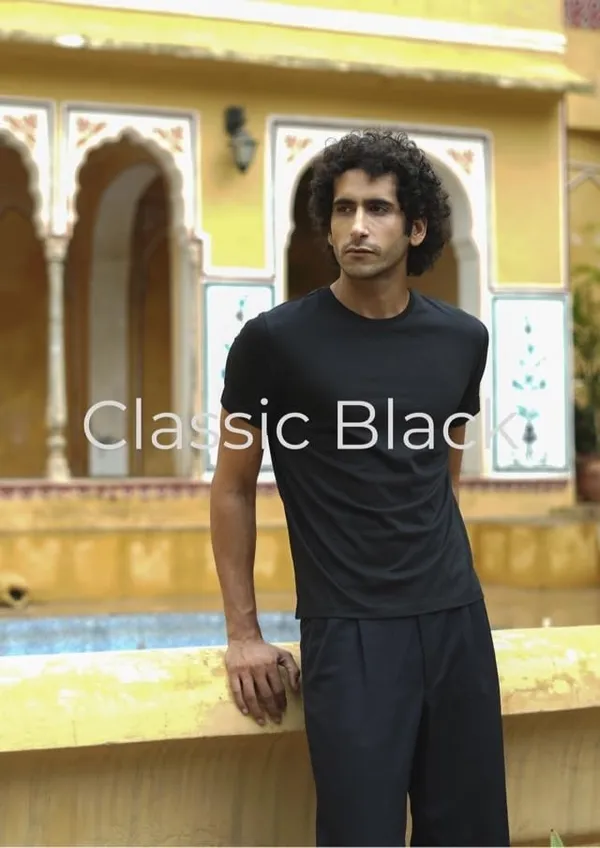 Classic_Black_Cotton_Blend_Solid_Round_Neck_Half_Sleeve_T-Shirt_For_Men
