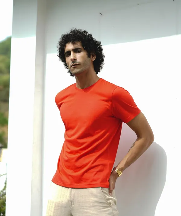 Red_Cotton_Blend_Solid_Round_Neck_Half_Sleeve_T-Shirt_For_Men