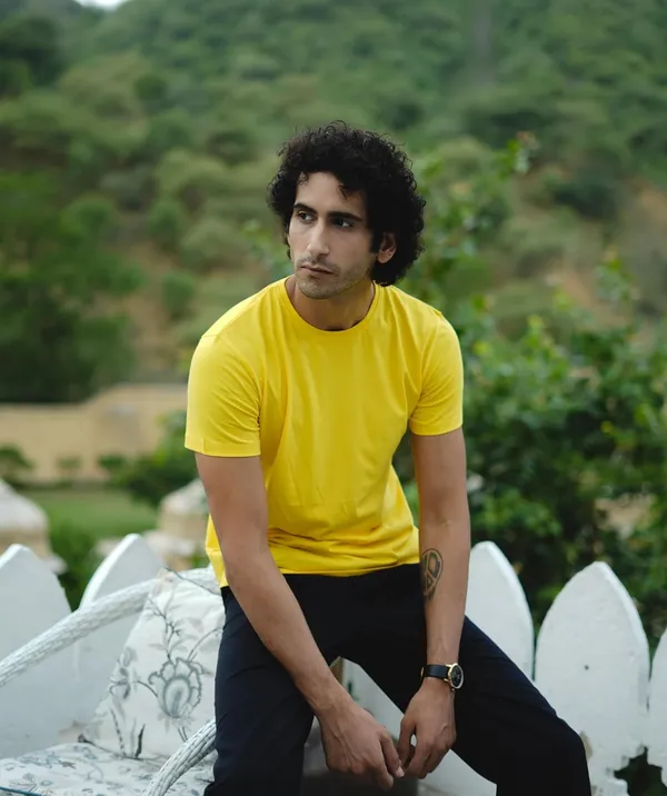 Yellow_Cotton_Blend_Solid_Round_Neck_Half_Sleeve_T-Shirt_For_Men