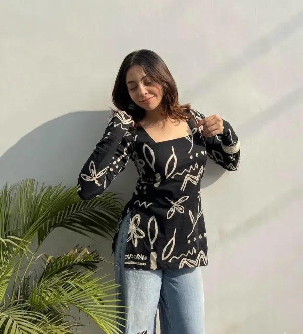 BLACK_URBAN_SHORT_TOP