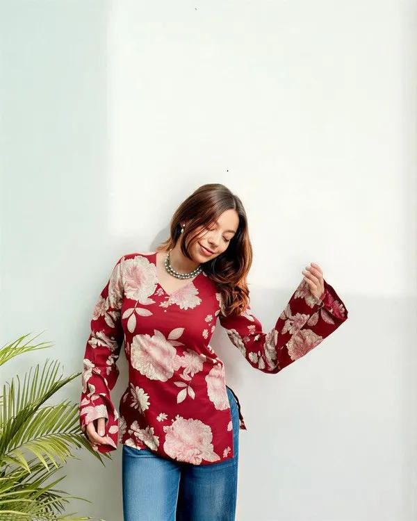 Red_Viscose_And_Rayon_Floral_Print_Tunic_Kurta_For_Women
