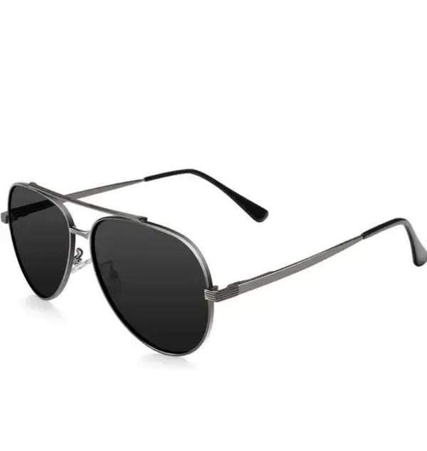 Grey_unisex_Metal_Frame_Aviator_sunglasses_for_men_and_women.