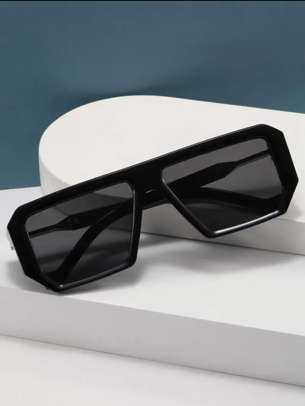 Black_unisex_sunglasses_for_men_and_women