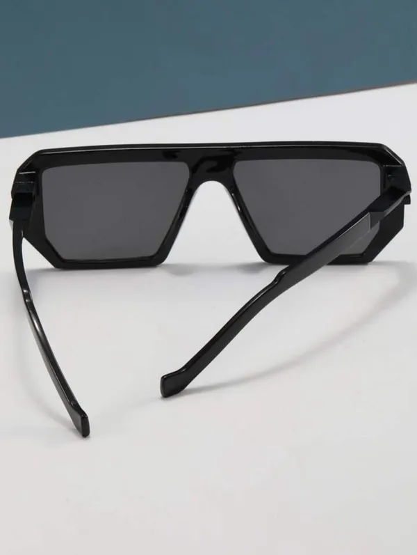 Black_unisex_sunglasses_for_men_and_women