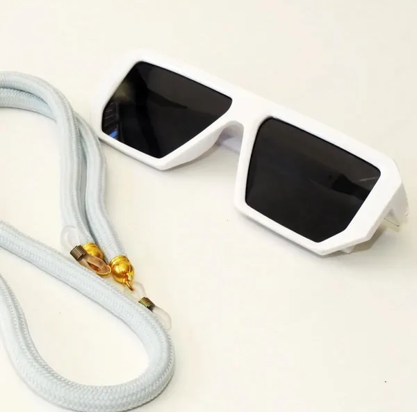 White_unisex_sunglasses_for_men_and_women