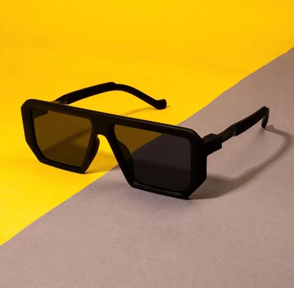 Black_unisex_sunglasses_for_men_and_women