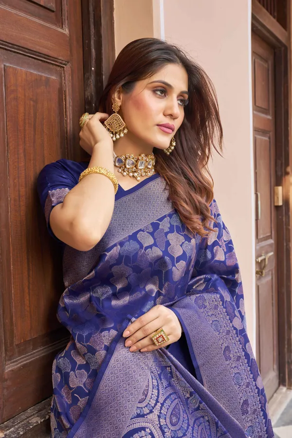 Blue_Silk_Sarees_With_Blouse_Piece_For_Women