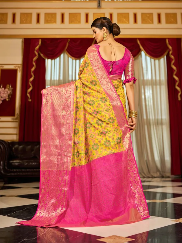 Yellow_Jacquard_Cotton_Sarees_With_Blouse_Piece_For_Women