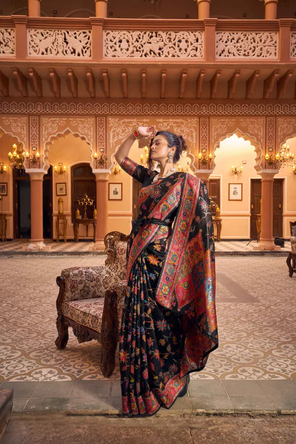Black_Cotton_Sarees_With_Blouse_Piece_For_Women