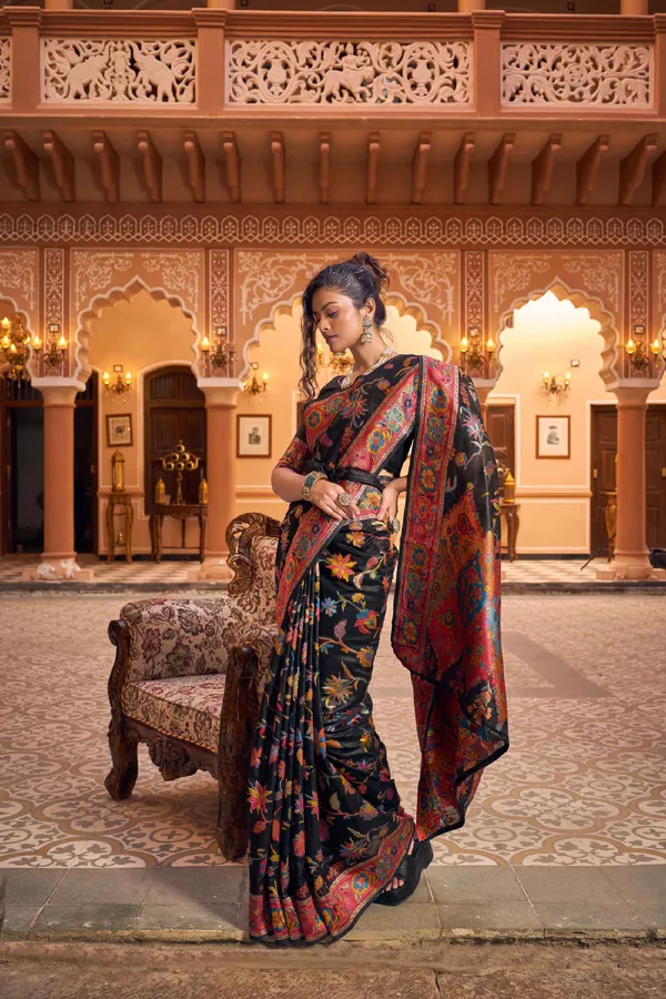Black_Cotton_Sarees_With_Blouse_Piece_For_Women