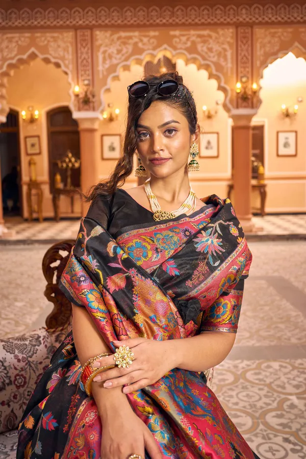 Black_Cotton_Sarees_With_Blouse_Piece_For_Women