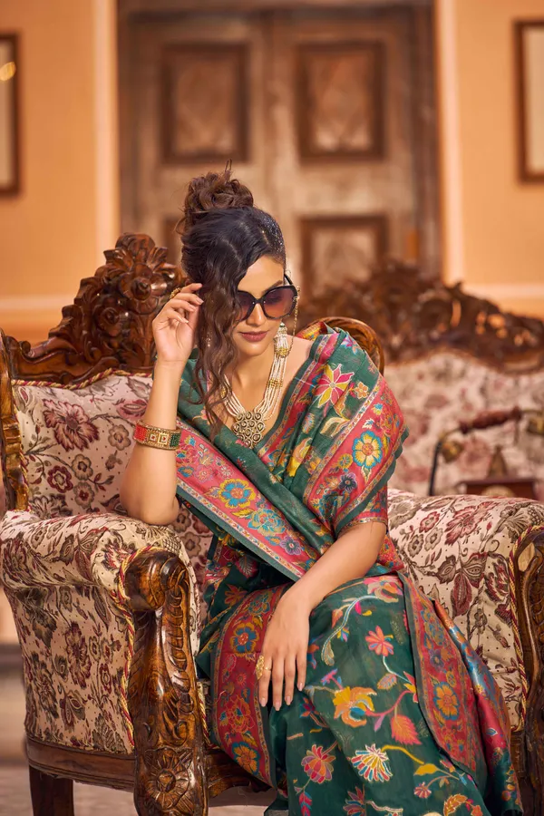 Green_Cotton_Sarees_With_Blouse_Piece_For_Women