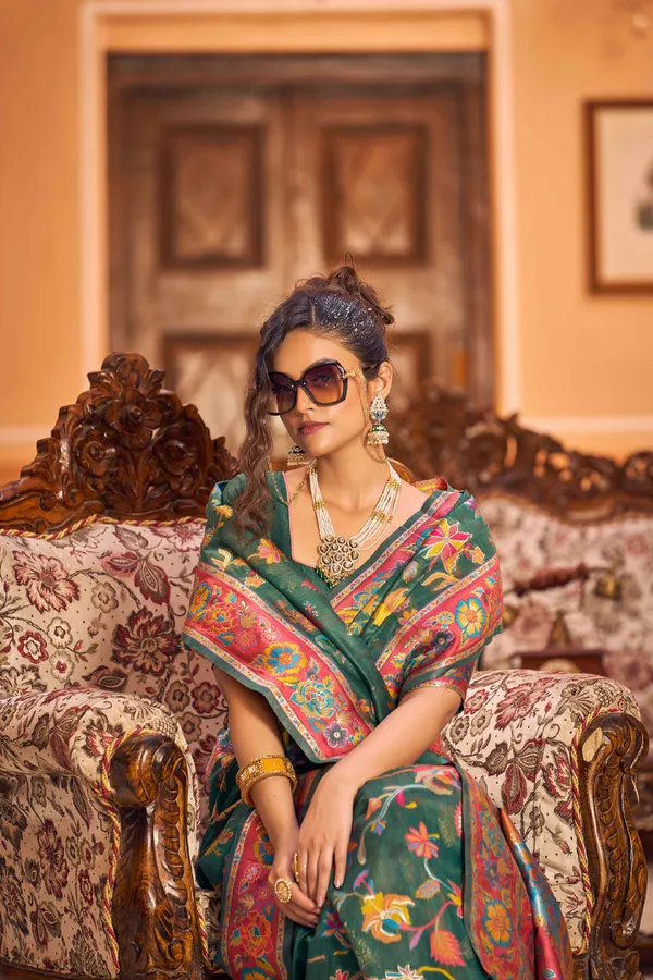 Green_Cotton_Sarees_With_Blouse_Piece_For_Women