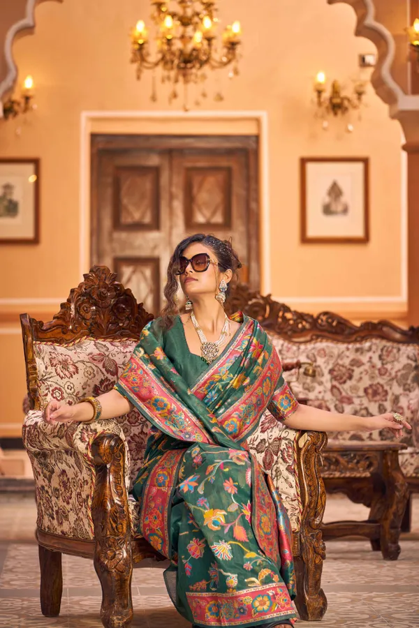 Green_Cotton_Sarees_With_Blouse_Piece_For_Women