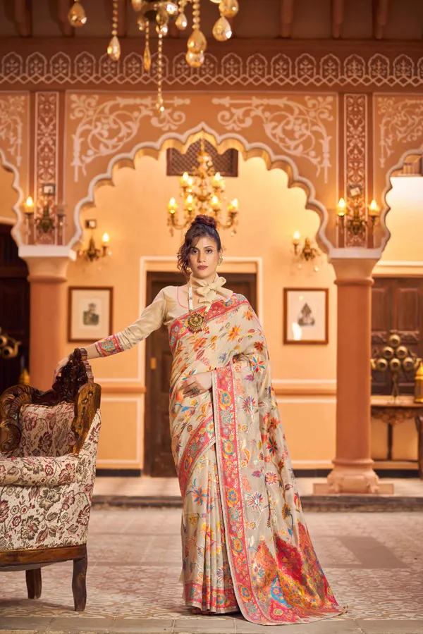 White_Cotton_Sarees_With_Blouse_Piece_For_Women