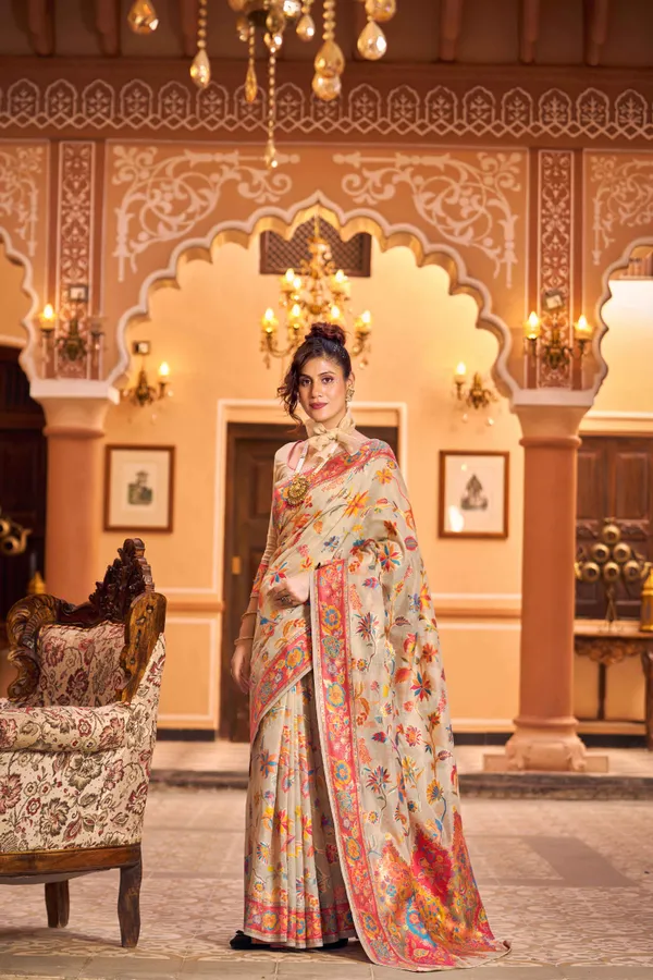White_Cotton_Sarees_With_Blouse_Piece_For_Women