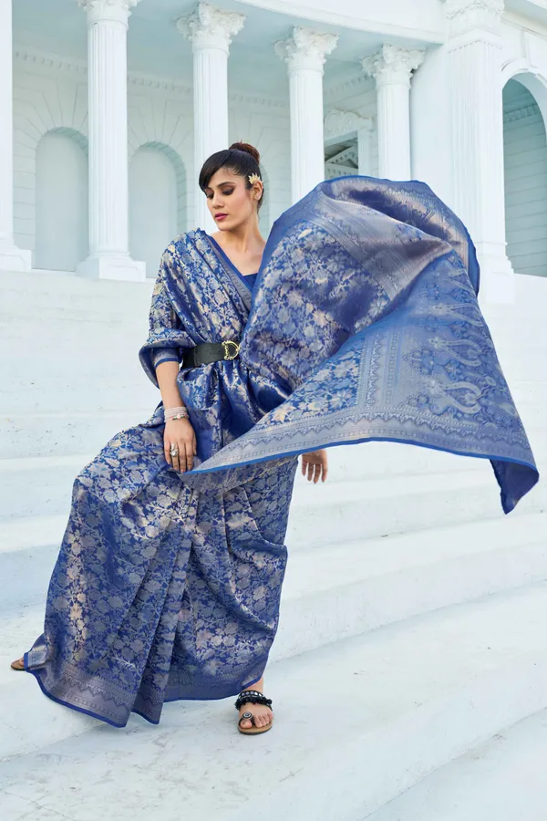 Blue_Silk_Sarees_With_Blouse_Piece_For_Women