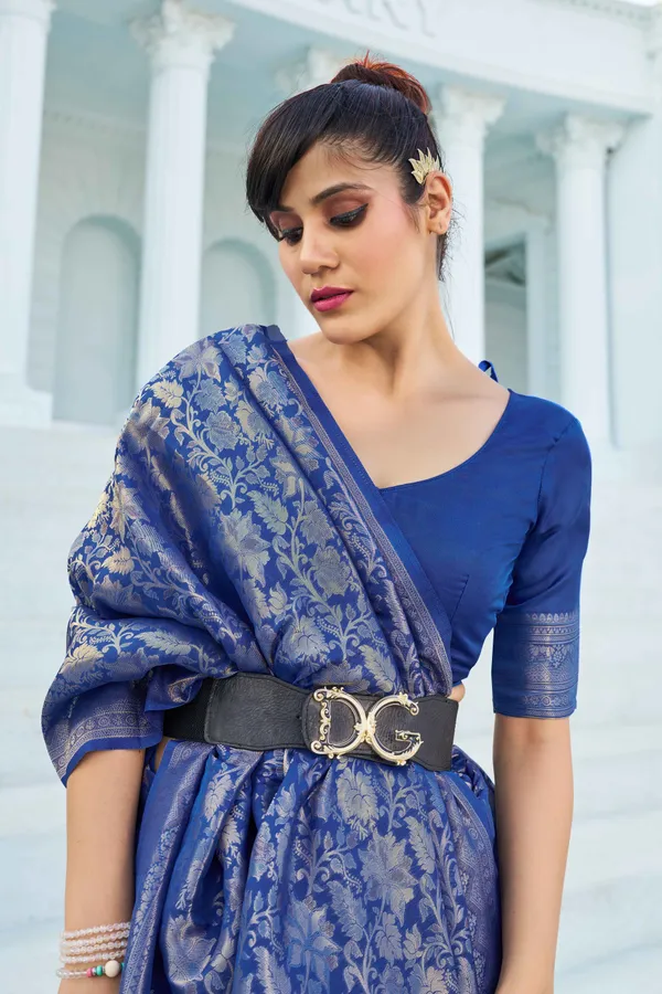 Blue_Silk_Sarees_With_Blouse_Piece_For_Women