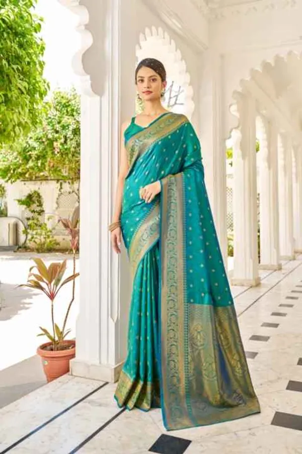 Green_Silk_Sarees_With_Blouse_Piece_For_Women