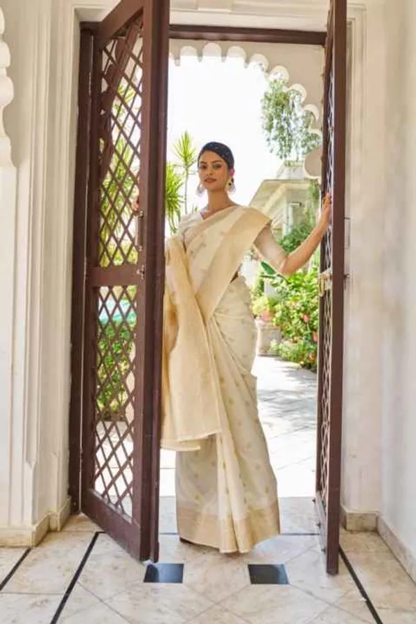 White_Silk_Sarees_With_Blouse_Piece_For_Women