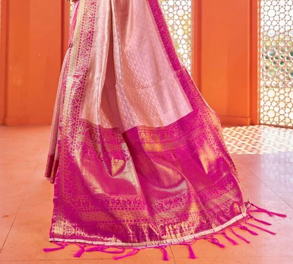 Pink_Silk_Sarees_With_Blouse_Piece_For_Women