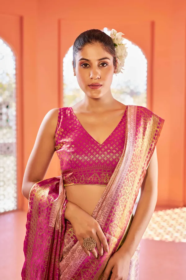 Pink_Silk_Sarees_With_Blouse_Piece_For_Women