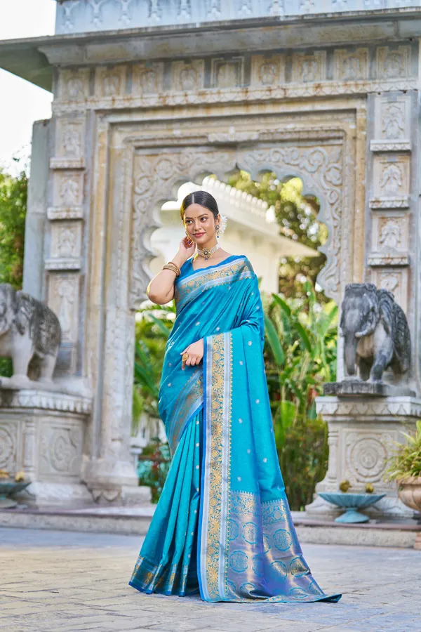 Blue_Silk_Sarees_With_Blouse_Piece_For_Women