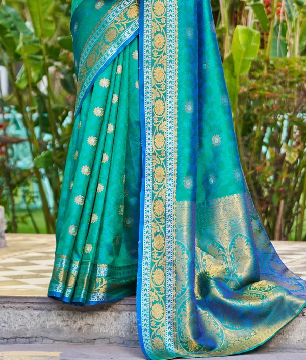 Green_Silk_Sarees_With_Blouse_Piece_For_Women