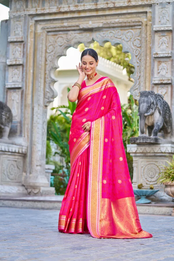 Pink_Silk_Sarees_With_Blouse_Piece_For_Women