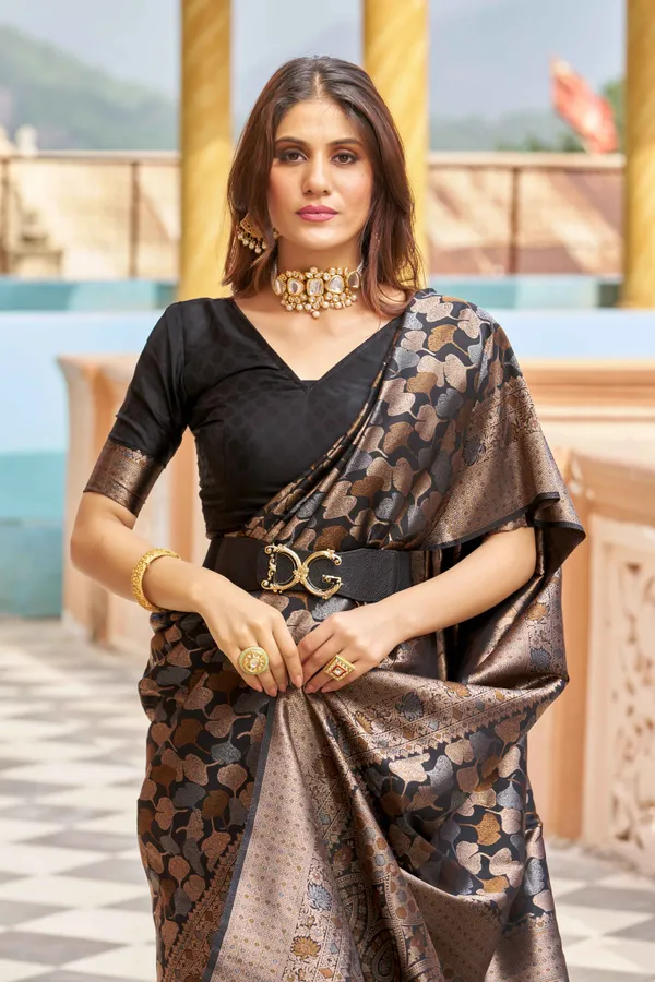 Black_Silk_Sarees_With_Blouse_Piece_For_Women