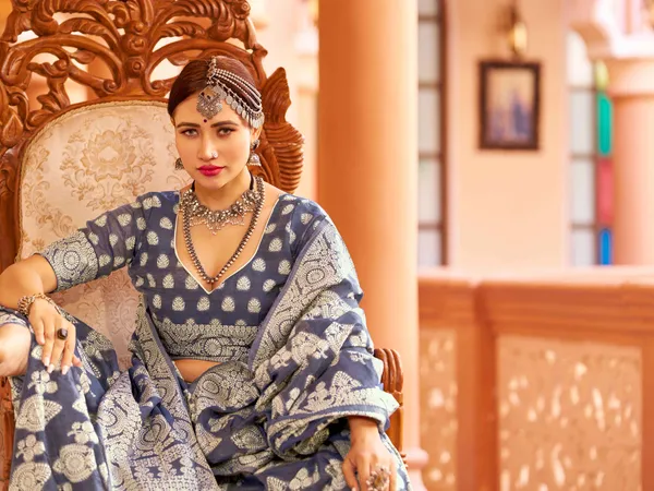 Blue_Cotton_Sarees_With_Blouse_Piece_For_Women
