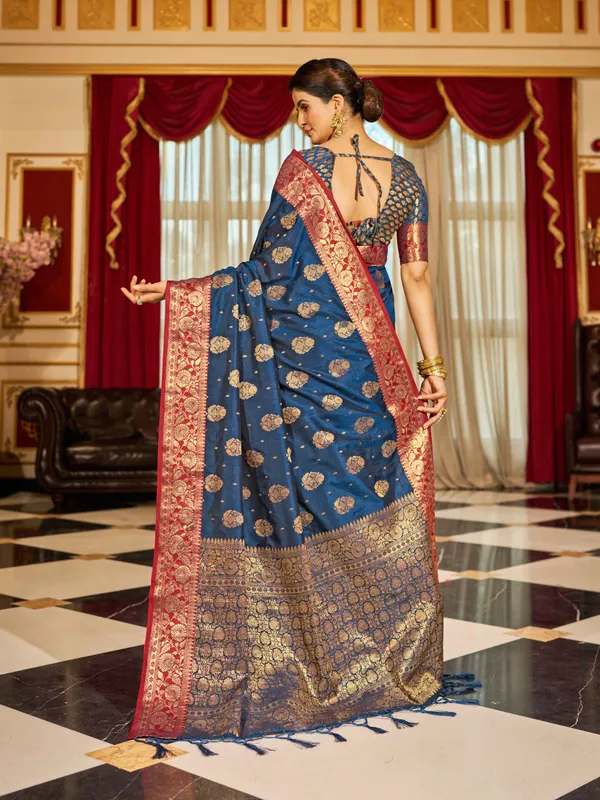 Blue_Cotton_Sarees_With_Blouse_Piece_For_Women