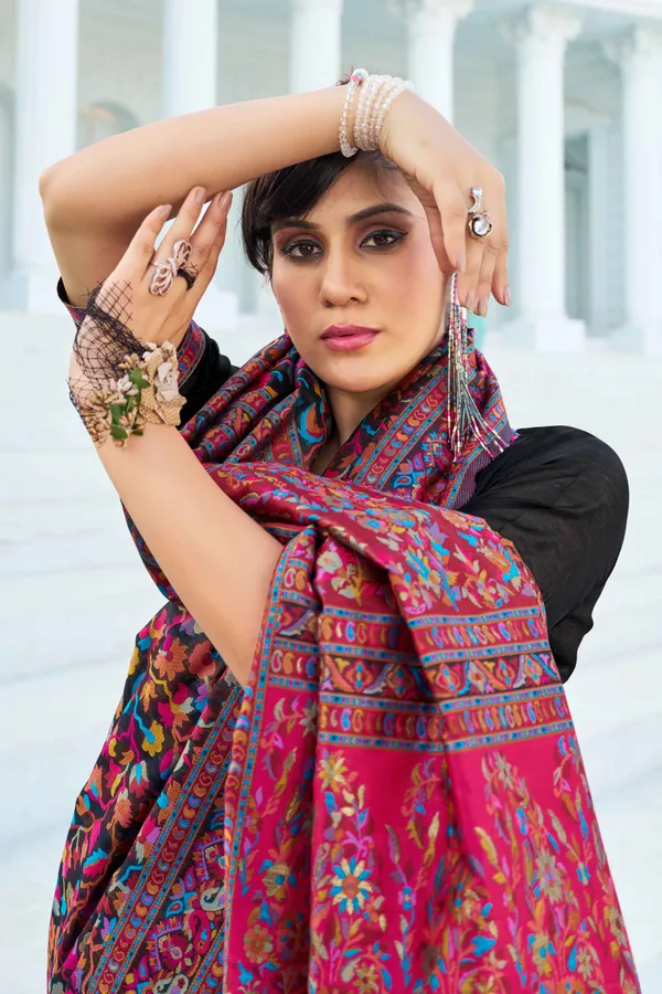 Black_Cotton_Sarees_With_Blouse_Piece_For_Women