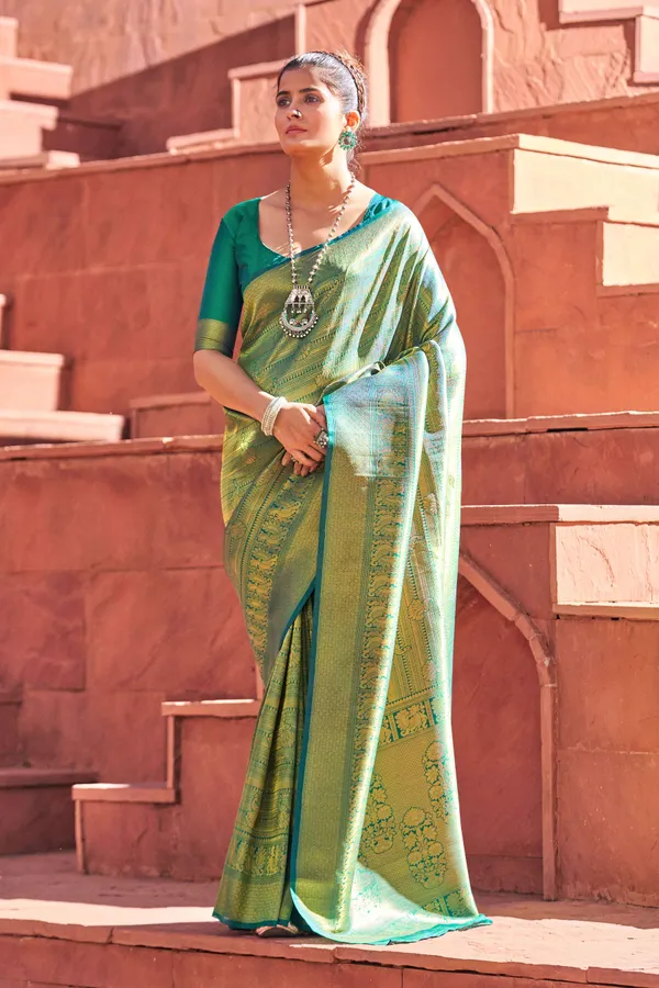 Green_Silk_Sarees_With_Blouse_Piece_For_Women