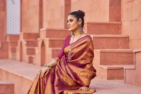 Purple_Silk_Sarees_With_Blouse_Piece_For_Women